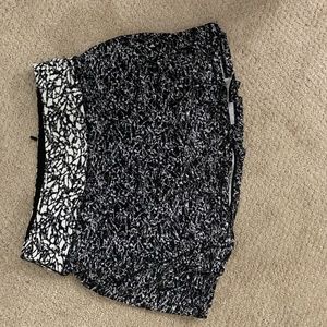 Lululemon Athletica Size 4 Tall Skirt